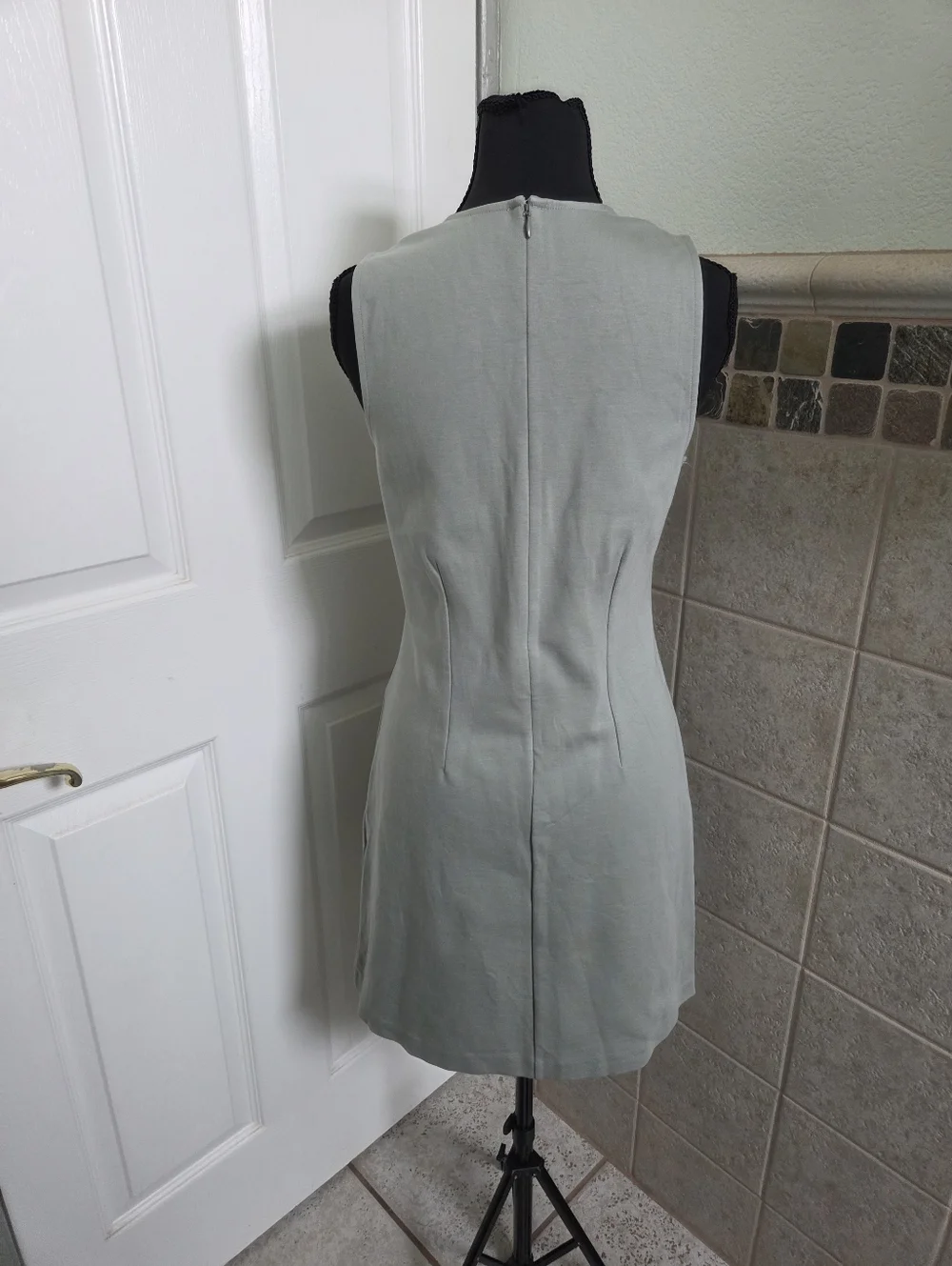 Everlane sleek sleeveless